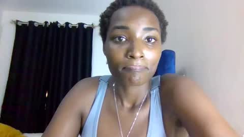 Snapshot of sexxy_liney chatting on May 1, 9:58 am sexxy_liney online show from May 1, 9:58 am
