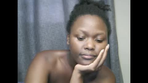 Snapshot of sexxy_lynne chatting on October 1, 5:57 am sexxy_lynne online show from October 1, 5:57 am