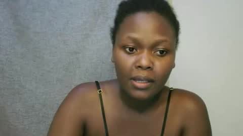Snapshot of sexxy_lynne chatting on October 13, 8:20 pm sexxy_lynne online show from October 13, 8:20 pm