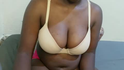 sexxy_maya1 online show from April 16, 8:15 am