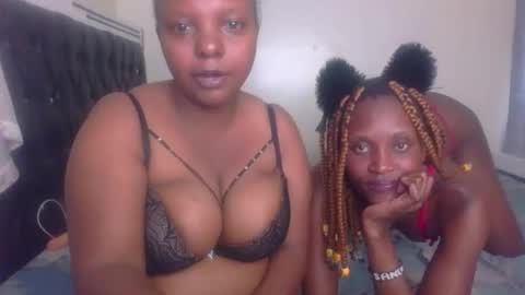 Snapshot of sexxy_surphire chatting on September 26, 6:17 am Sexxy surphire online show from September 26, 6:17 am