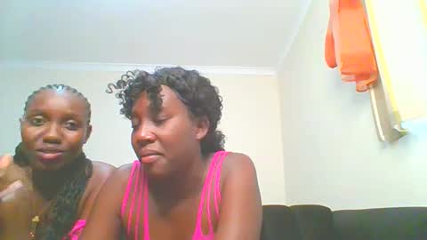 Snapshot of sexxy_thick_ebony chatting on September 28, 7:14 am Sweet doll online show from September 28, 7:14 am
