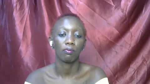 Snapshot of sexxy_veee chatting on October 30, 8:05 am sexxy_veee online show from October 30, 8:05 am