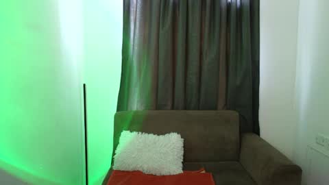 Snapshot of sexxylady__ chatting on May 19, 4:13 pm Angie online show from May 19, 4:13 pm