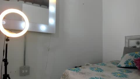 Snapshot of sexxylatincouple1 chatting on November 23, 10:15 am sexxylatincouple1 online show from November 23, 10:15 am