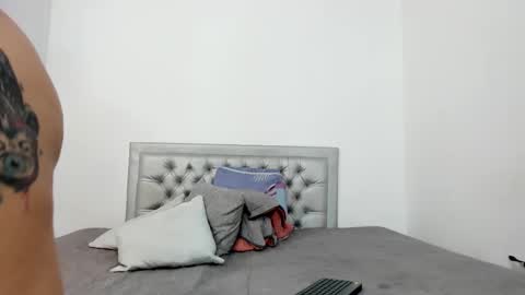 Snapshot of sexxylatincouple1 chatting on March 1, 10:28 am sexxylatincouple1 online show from March 1, 10:28 am