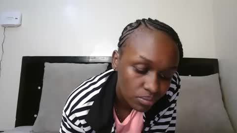 Snapshot of sexxymaya25 chatting on October 12, 5:12 pm maya online show from October 12, 5:12 pm