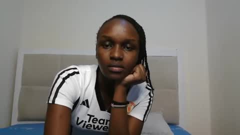 Snapshot of sexxymaya25 chatting on October 19, 5:02 pm maya online show from October 19, 5:02 pm