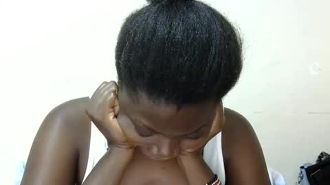 Snapshot of sexxymelanin73 chatting on April 29, 7:53 pm Sexy Boobs online show from April 29, 7:53 pm