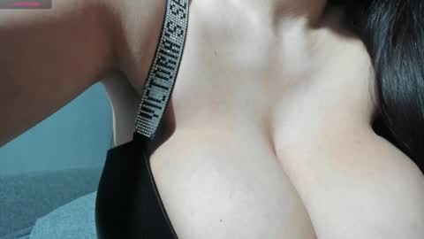 Snapshot of sexxymeriemm chatting on January 13, 1:06 pm sexxymeriemm online show from January 13, 1:06 pm