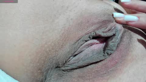 Snapshot of sexxymeriemm chatting on February 1, 10:34 pm sexxymeriemm online show from February 1, 10:34 pm
