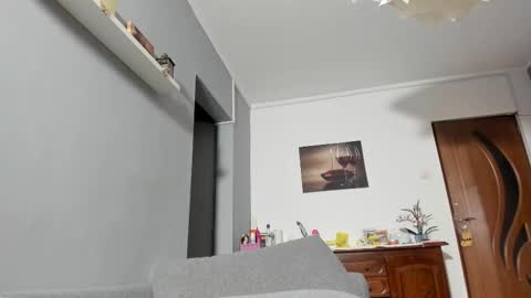 Snapshot of sexxymeriemm chatting on September 27, 2:22 pm sexxymeriemm online show from September 27, 2:22 pm
