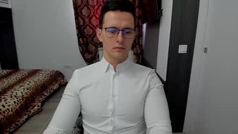 Sexxymuscles4U online show from February 24, 9:00 am