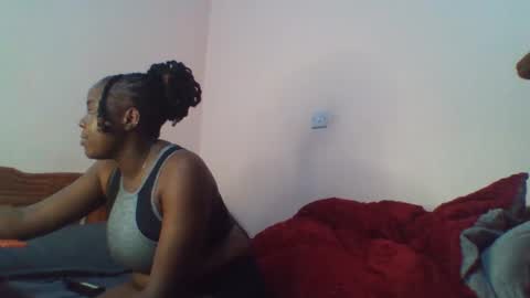 Snapshot of sexxypie7 chatting on December 14, 6:34 pm sexxypie7 online show from December 14, 6:34 pm