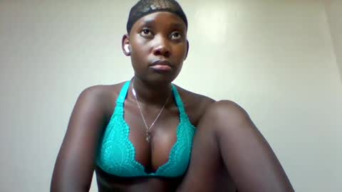 sexxyvajaina online show from December 2, 11:40 pm