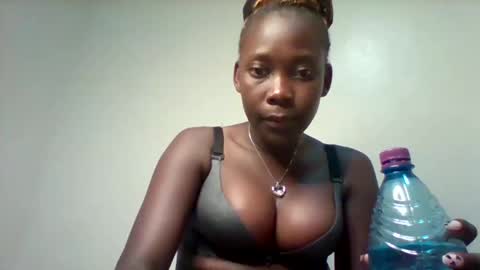 sexxyvajaina online show from February 2, 11:53 pm