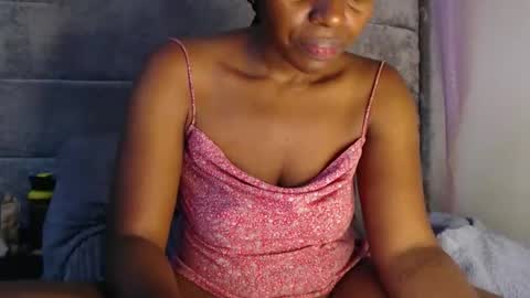 Snapshot of sexxywider_ebony chatting on November 2, 8:28 am sexxywide ebony online show from November 2, 8:28 am