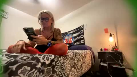 sexy4uenvy online show from July 24, 9:24 pm