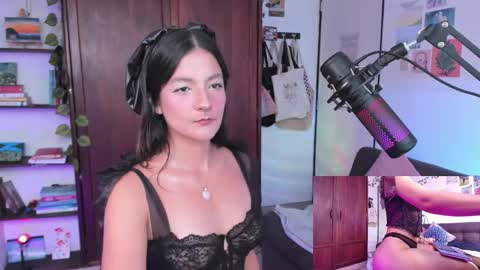 Snapshot of sexy__emma chatting on October 1, 7:53 pm sexy__emma online show from October 1, 7:53 pm