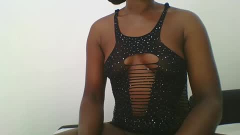 Snapshot of sexy__lips chatting on December 5, 7:49 am Tina online show from December 5, 7:49 am