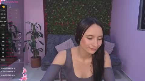 Snapshot of sexy_ailin chatting on June 27, 12:22 pm Ailin online show from June 27, 12:22 pm