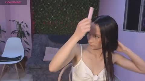 Snapshot of sexy_ailin chatting on July 8, 6:56 pm Ailin online show from July 8, 6:56 pm