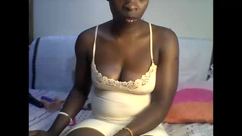 Snapshot of sexy_annbel chatting on February 28, 12:06 pm Ann online show from February 28, 12:06 pm