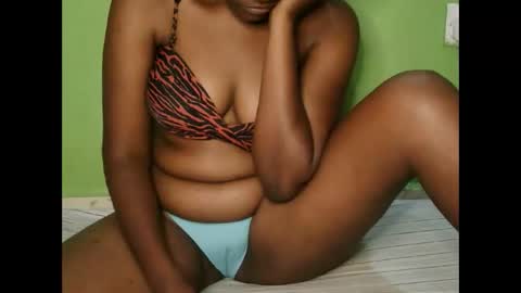 Snapshot of sexy_banice chatting on February 8, 3:26 pm sexy_banice online show from February 8, 3:26 pm