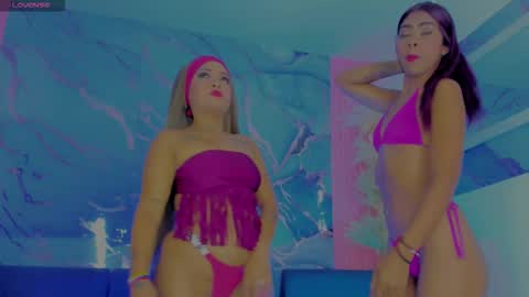 Snapshot of sexy_bitches_bisex chatting on November 3, 2:13 am Zara and Leidy online show from November 3, 2:13 am