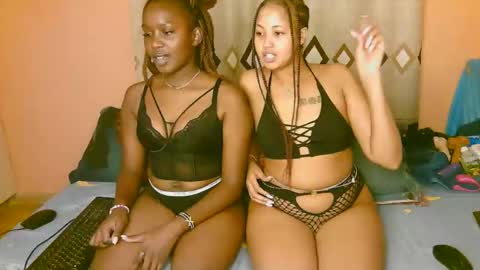 sexy_bluegirl online show from September 17, 7:37 pm