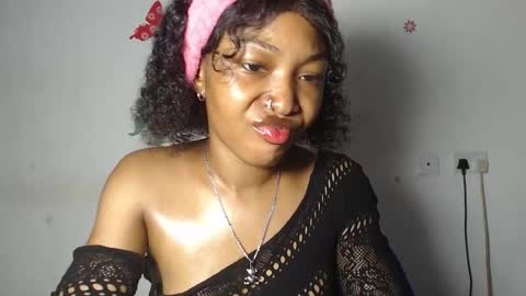 Snapshot of sexy_bluey247 chatting on February 2, 8:02 am sexy_bluey247 online show from February 2, 8:02 am