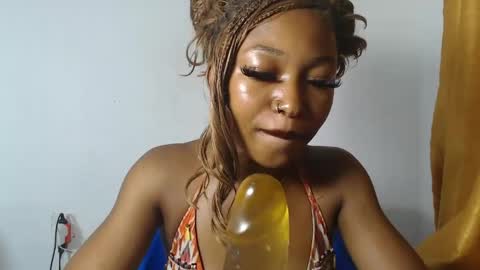 sexy_bluey247 online show from May 12, 5:10 pm