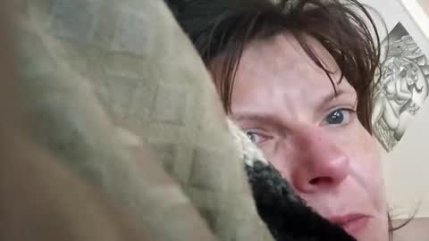 sexy_brunette8826 online show from April 21, 11:40 pm