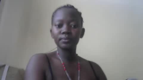 Snapshot of sexy_cardi chatting on April 1, 10:05 am Linda online show from April 1, 10:05 am