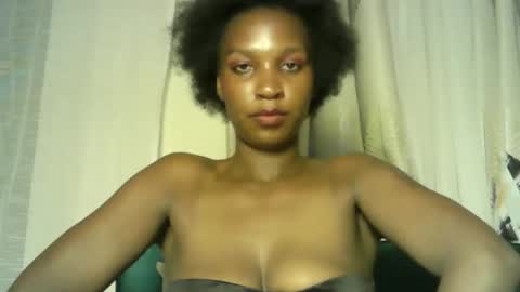 Snapshot of sexy_chocoy05 chatting on November 13, 9:58 pm sexy_chocoy05 online show from November 13, 9:58 pm