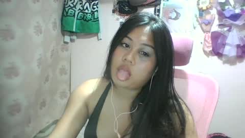 Snapshot of sexy_chubbylits chatting on May 25, 1:50 pm sexy_chubbylits online show from May 25, 1:50 pm