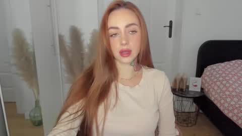 Snapshot of sexy_coralie chatting on October 30, 7:54 am C o r a l i e online show from October 30, 7:54 am