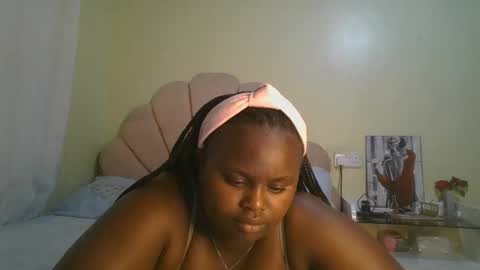 Connie online show from April 14, 7:20 pm