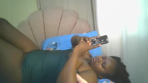 Snapshot of sexy_corn chatting on May 26, 6:42 am Connie online show from May 26, 6:42 am