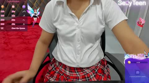 Snapshot of sexy_doll_1_ chatting on February 2, 11:40 am Sexydoll online show from February 2, 11:40 am