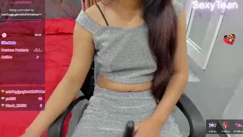 Snapshot of sexy_doll_1_ chatting on February 14, 7:54 pm Sexydoll online show from February 14, 7:54 pm