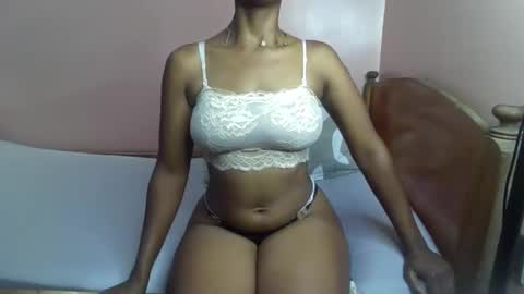 Snapshot of sexy_ellahh chatting on November 3, 3:08 am Ellahh online show from November 3, 3:08 am