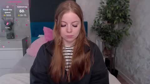 Snapshot of sexy_jenny18 chatting on January 17, 7:02 am Jennifer online show from January 17, 7:02 am