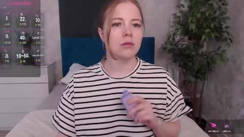 Snapshot of sexy_jenny18 chatting on February 14, 8:22 am Jennifer online show from February 14, 8:22 am