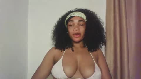 Snapshot of sexy_kitty881 chatting on September 30, 2:33 pm Sexy kitty881 online show from September 30, 2:33 pm