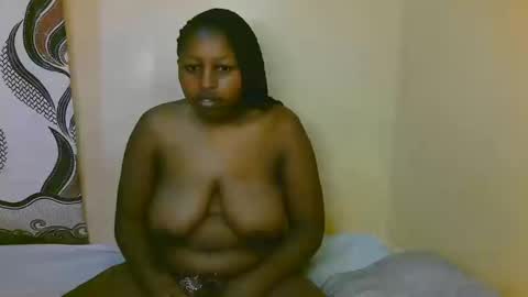 Snapshot of sexy_latasha chatting on October 21, 12:33 am sexy_latasha online show from October 21, 12:33 am