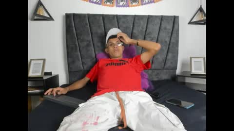 sexy_latin_cum online show from November 1, 4:25 am