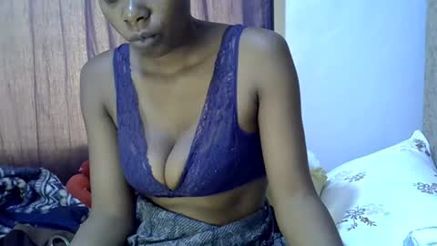 Snapshot of sexy_leila3 chatting on June 17, 9:56 am kayla online show from June 17, 9:56 am