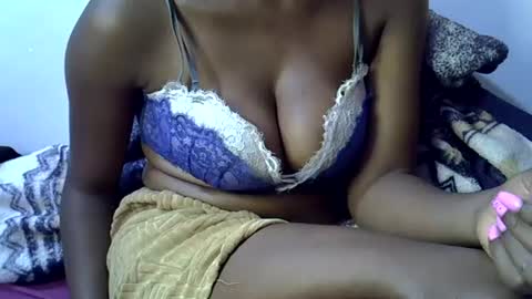 Snapshot of sexy_leila3 chatting on June 29, 1:33 pm kayla online show from June 29, 1:33 pm
