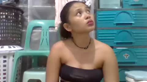 Snapshot of sexy_lips_pinay chatting on September 12, 10:15 am sexy_lips_pinay online show from September 12, 10:15 am